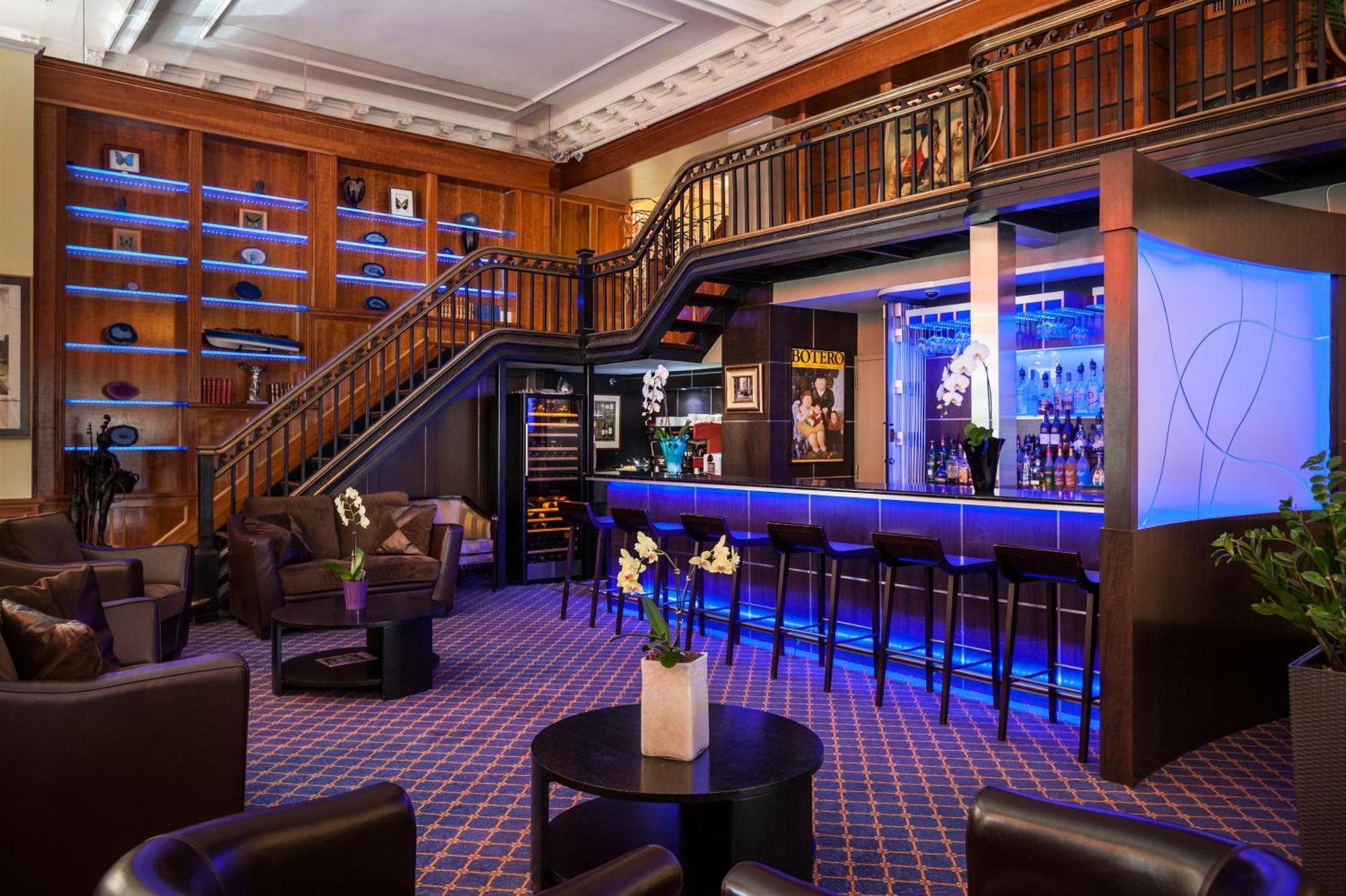 แอลโฮเต็ล Hotel มอนทรีอัล ภายนอก รูปภาพ