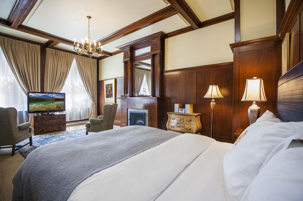 แอลโฮเต็ล Hotel มอนทรีอัล ภายนอก รูปภาพ