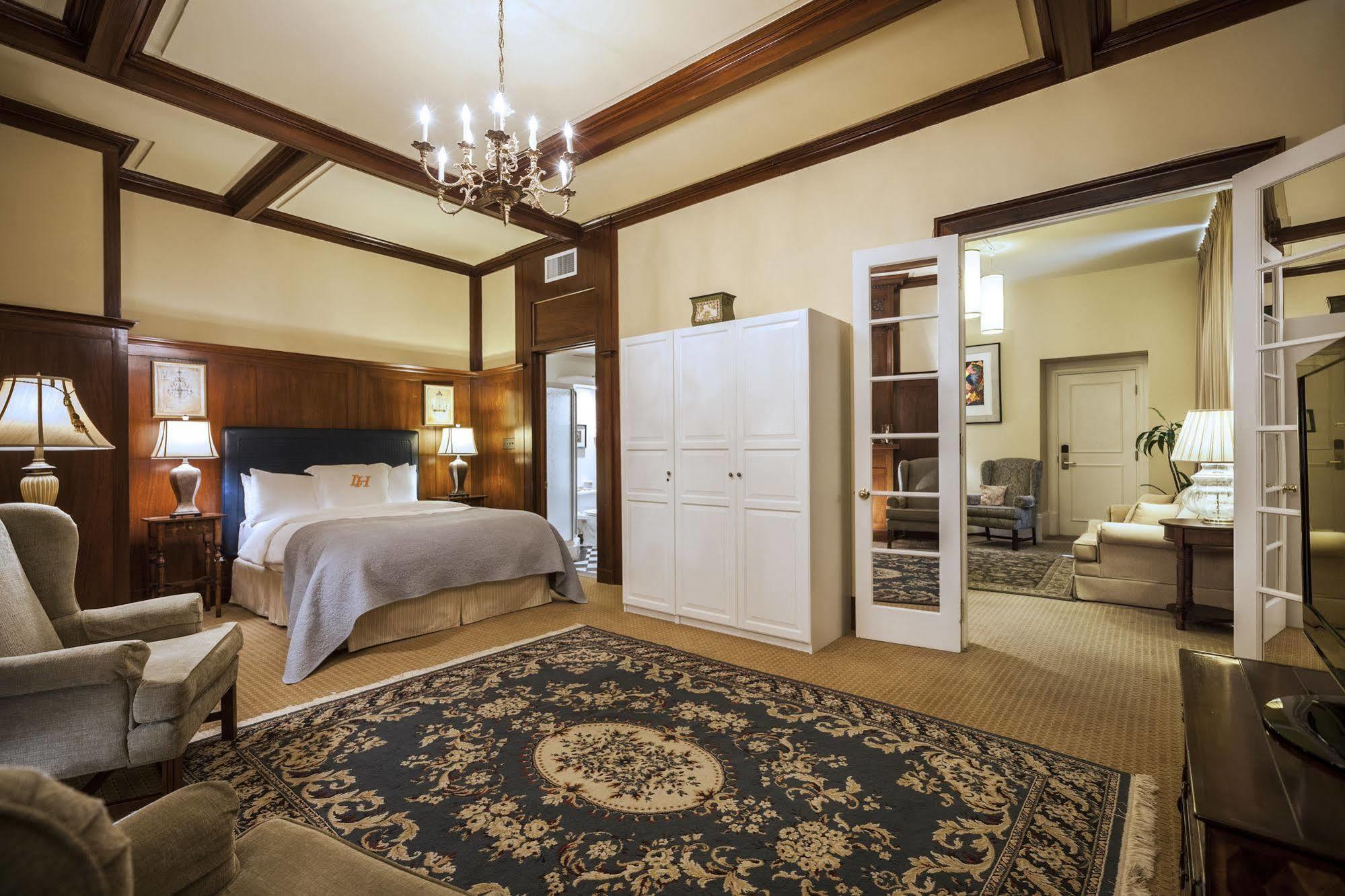 แอลโฮเต็ล Hotel มอนทรีอัล ภายนอก รูปภาพ