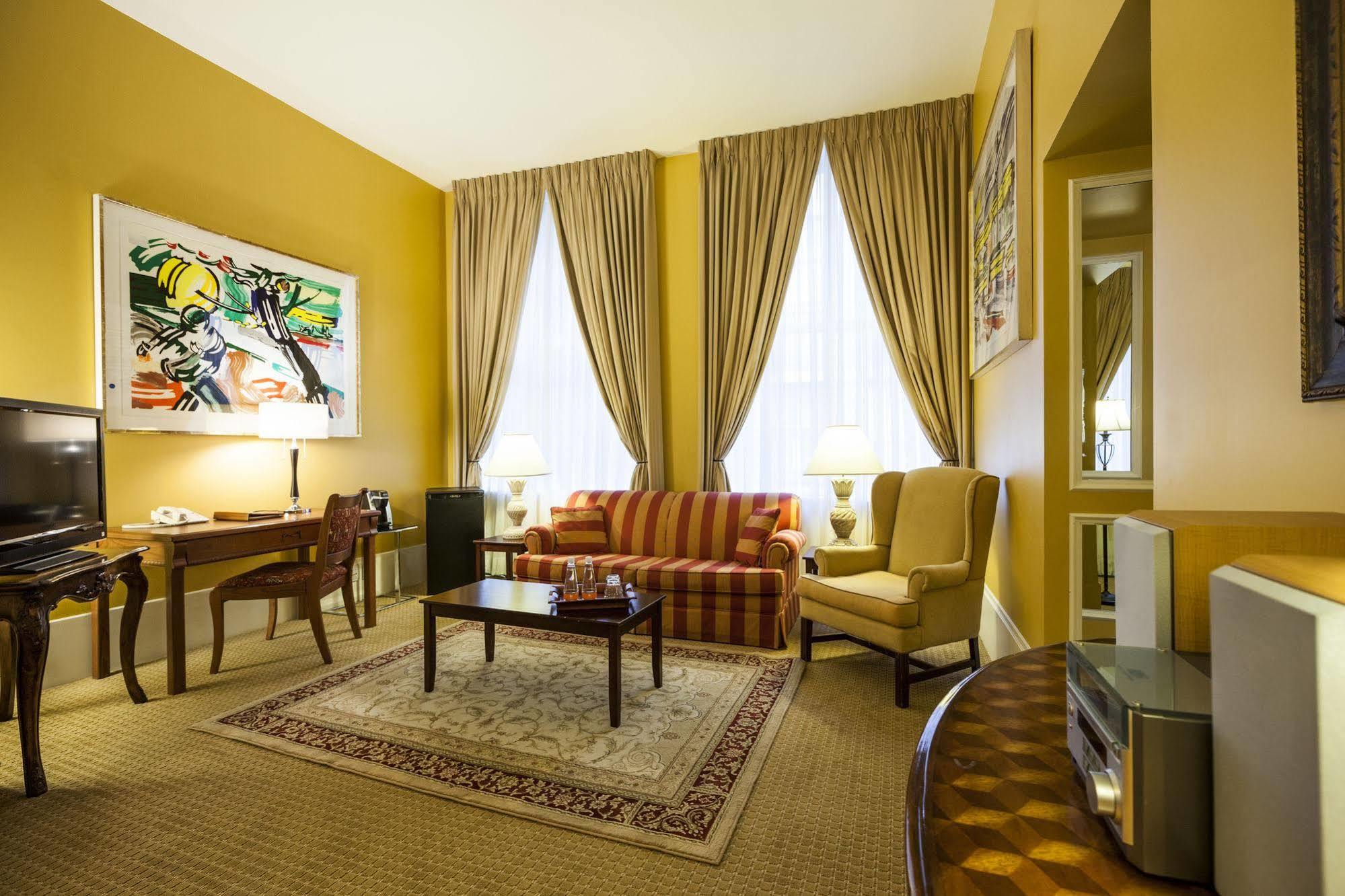 แอลโฮเต็ล Hotel มอนทรีอัล ภายนอก รูปภาพ