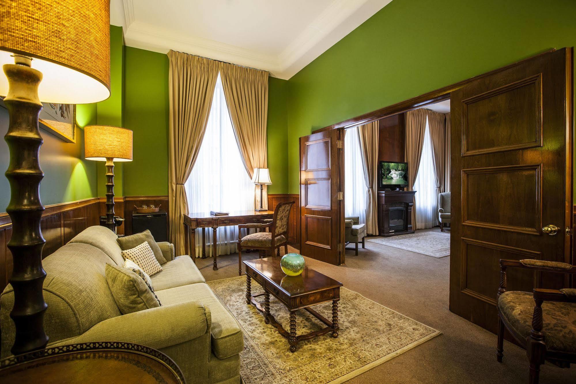 แอลโฮเต็ล Hotel มอนทรีอัล ภายนอก รูปภาพ